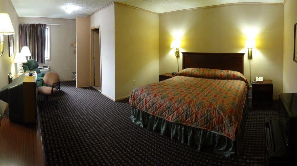 Super 8 By Wyndham Hillsville Buitenkant foto